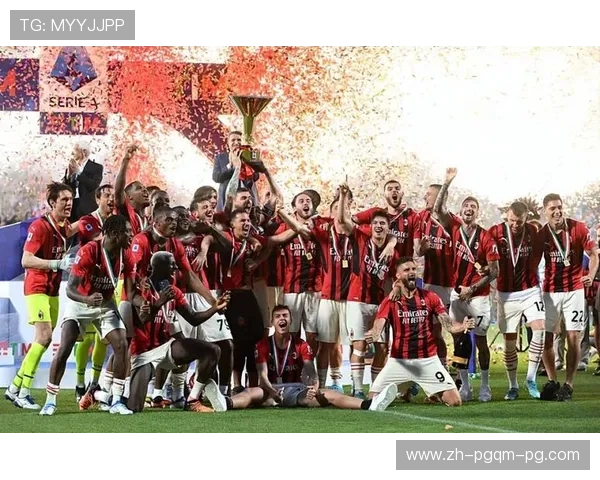 意甲球队集体合照中的经典拍照姿势与团队精神展现